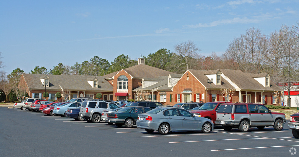 2010 Old Greenbrier Rd, Chesapeake, VA for lease - Primary Photo - Image 1 of 6