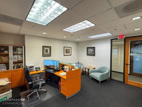 400 SW Bluff Dr, Bend, OR for lease Interior Photo- Image 1 of 7