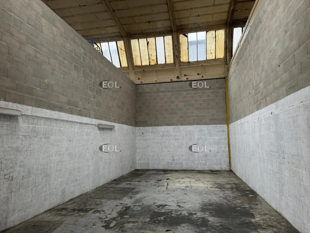 Industrial in Brières-les-Scellés for sale Interior Photo- Image 1 of 10