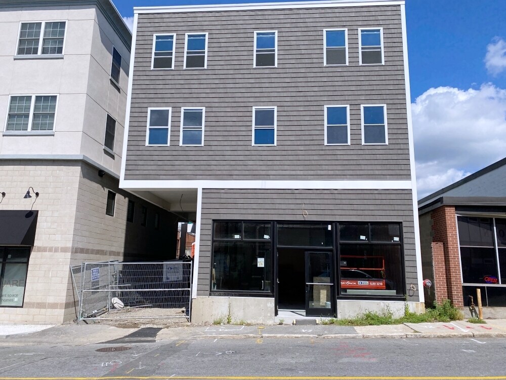 12 Montvale Ave, Woburn, MA 01801