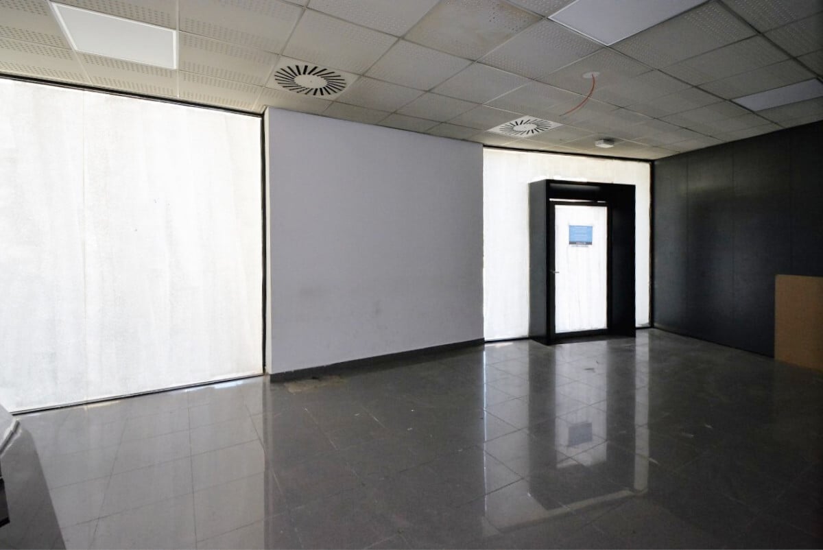 Retail in Igualada, Barcelona for lease Interior Photo- Image 1 of 2