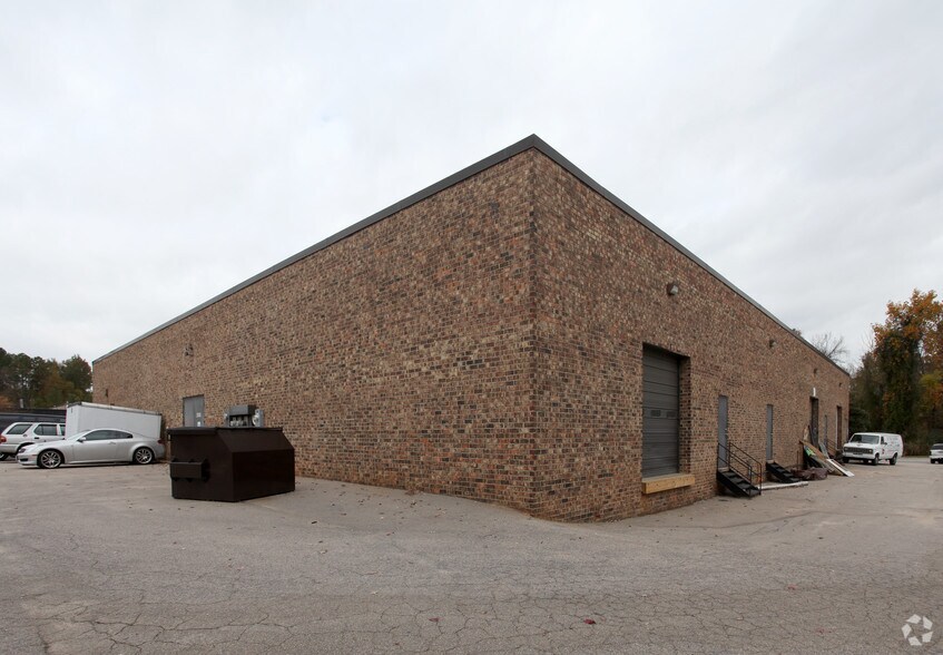 2420-2426 Atlantic Ave, Raleigh, NC for lease - Building Photo - Image 3 of 4