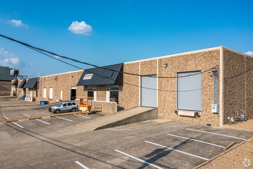 11510-11530 Grissom Ln, Dallas, TX for lease - Building Photo - Image 1 of 8