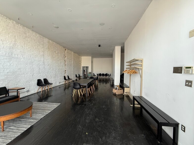 1837 W Fulton St, Chicago, IL for lease - Interior Photo - Image 3 of 9