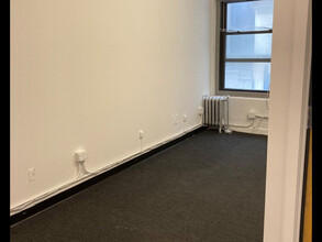 242 W 30th St, New York, NY for lease Interior Photo- Image 2 of 4