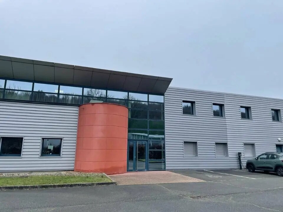 Flex in Étupes for lease Building Photo- Image 1 of 6