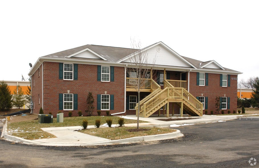 6800 Crawford Crossing Pl, Louisville, KY for sale - Building Photo - Image 2 of 11