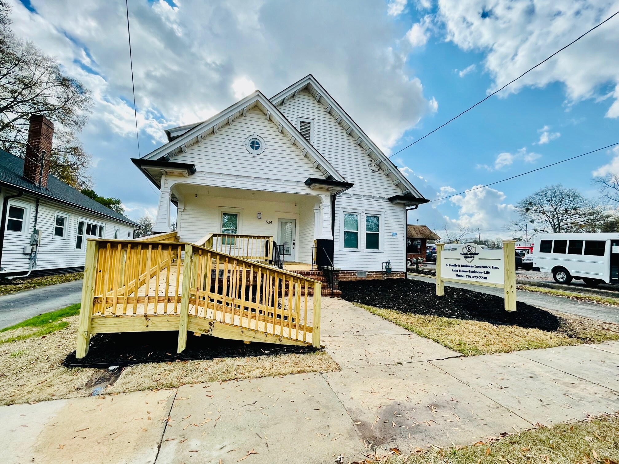 524 W Solomon St, Griffin, GA 30223