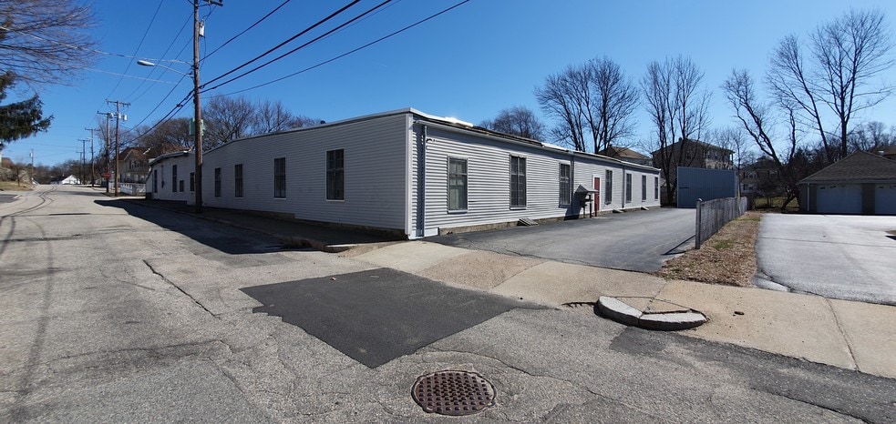 129 Ballou St, Woonsocket, RI for sale - Primary Photo - Image 1 of 1