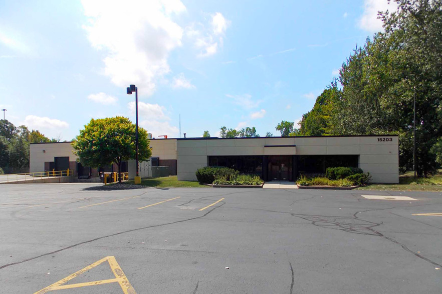 15203 S Commerce Dr, Dearborn, MI for sale - Building Photo - Image 3 of 9