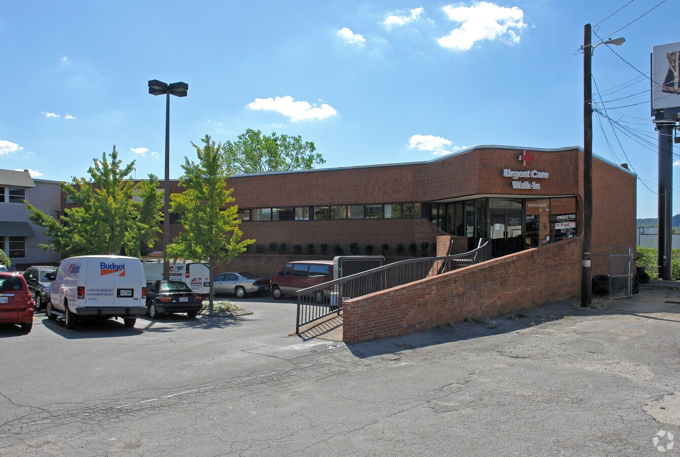 2001 Glen Echo Rd, Nashville, TN 37215