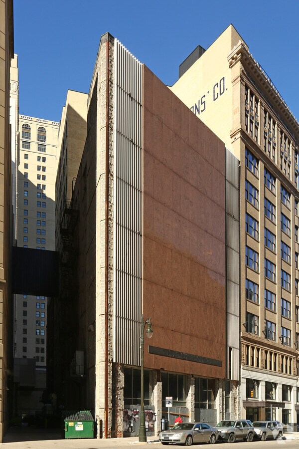 1133 Griswold St, Detroit, MI 48226