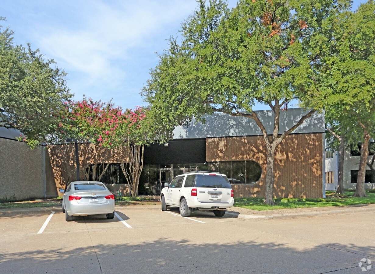 8550 Freeport Pkwy S, Irving, TX 75063 Property Record