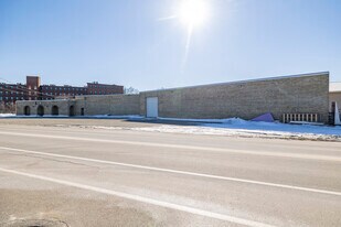 14k+ SF Highbay Drive through-Fully renovated - Warehouse