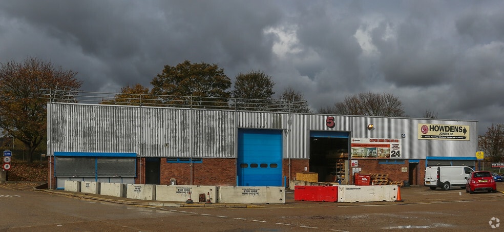 Thames Rd, Crayford for sale - Primary Photo - Image 1 of 1