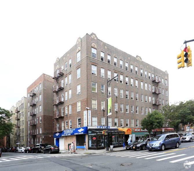 131-147 E Gun Hill Rd, Bronx, NY for sale - Primary Photo - Image 1 of 1