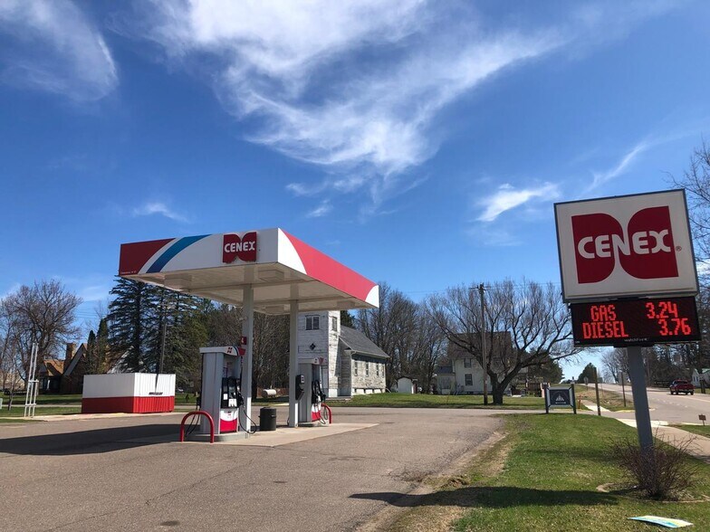 485 E Main St, Gilman, WI 54433 Gilman Gas Station/Store