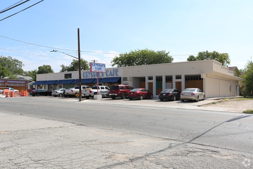 2418-2426 N Zarzamora St, San Antonio, TX for lease - Primary Photo - Image 1 of 4