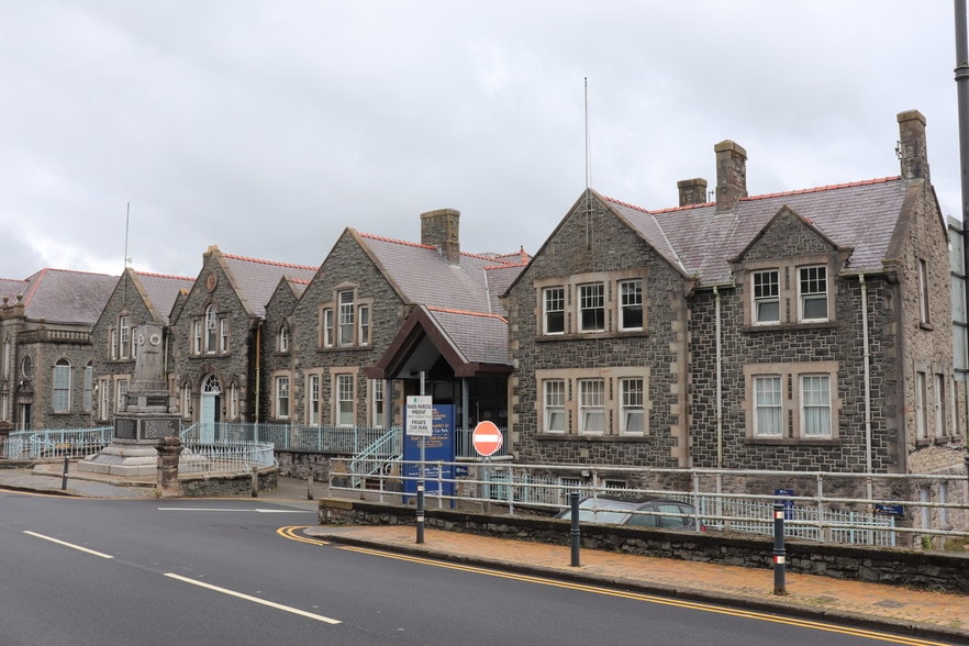 Glanhwfa Rd, Llangefni for sale - Primary Photo - Image 1 of 1