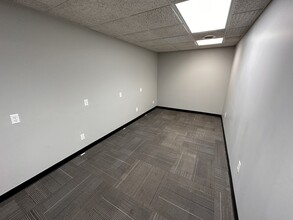 2335 Burton St Se, Grand Rapids, MI for lease Building Photo- Image 2 of 4