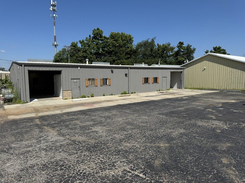 924 Locust Hill Cir, Belton, MO for lease - Building Photo - Image 1 of 13