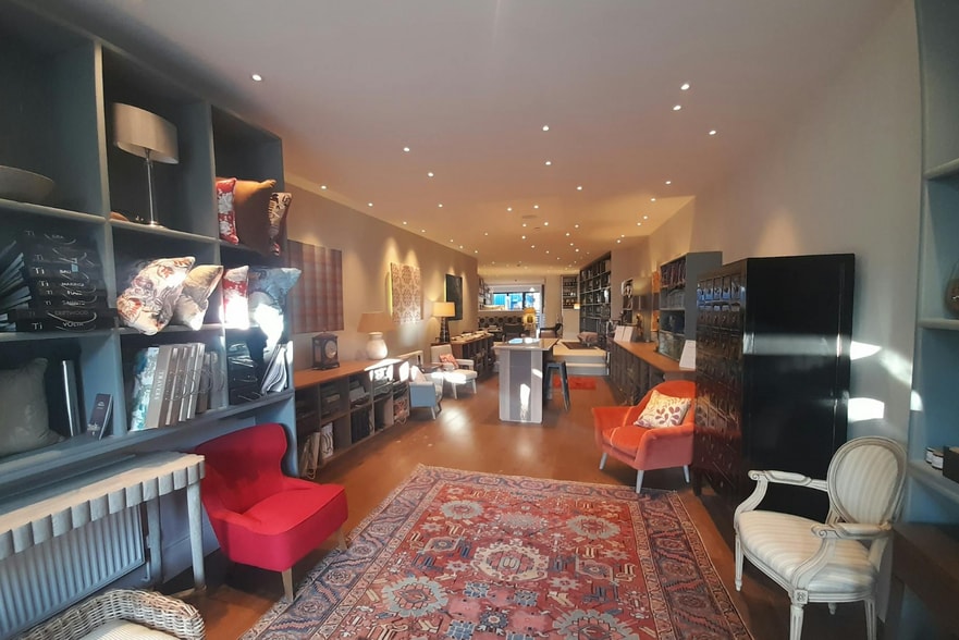 78 High St, Odiham for lease - Interior Photo - Image 3 of 5