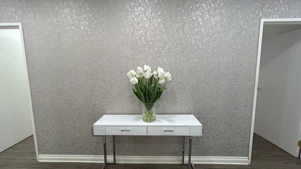 20072 SW Birch St, Newport Beach, CA for lease - Interior Photo - Image 3 of 9