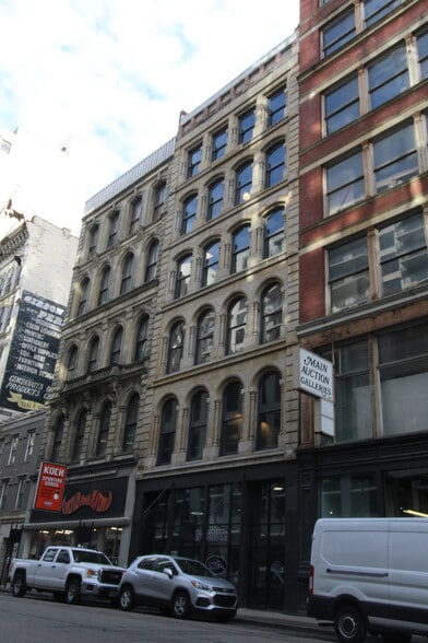 133-135 W 4th St, Cincinnati, OH for lease - Building Photo - Image 2 of 14