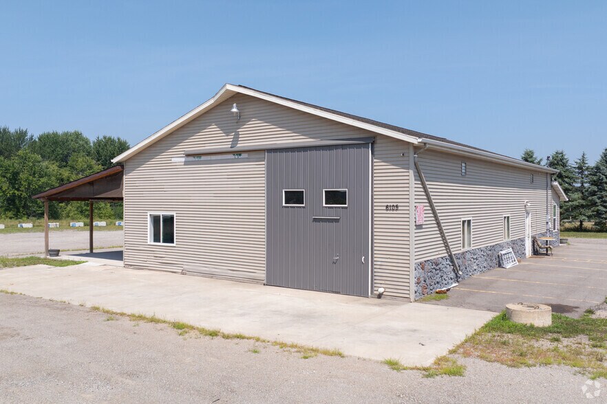 6105 SE Paris Ave, Caledonia, MI for sale - Building Photo - Image 2 of 4