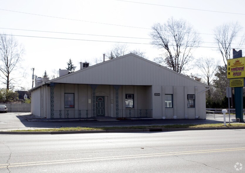 2104 Edison Rd, South Bend, IN for sale - Building Photo - Image 1 of 1