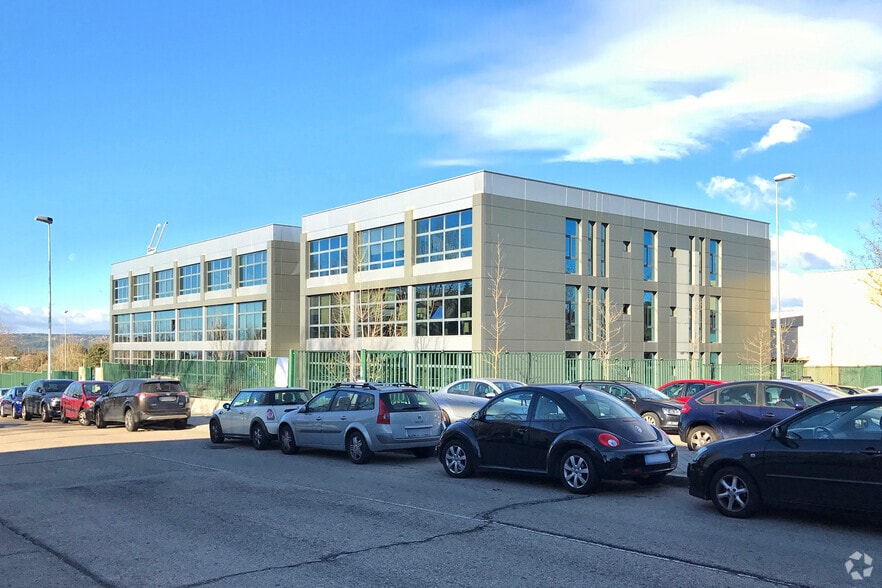 Calle Perú, 8, Las Rozas de Madrid, Madrid for lease - Building Photo - Image 2 of 2