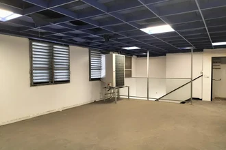 Retail in Marseille for lease Interior Photo- Image 1 of 6