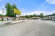 Pine Crest Motel - Convenience Store