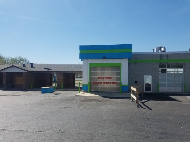 1301 Edgewood Dr, Lima, OH 45805