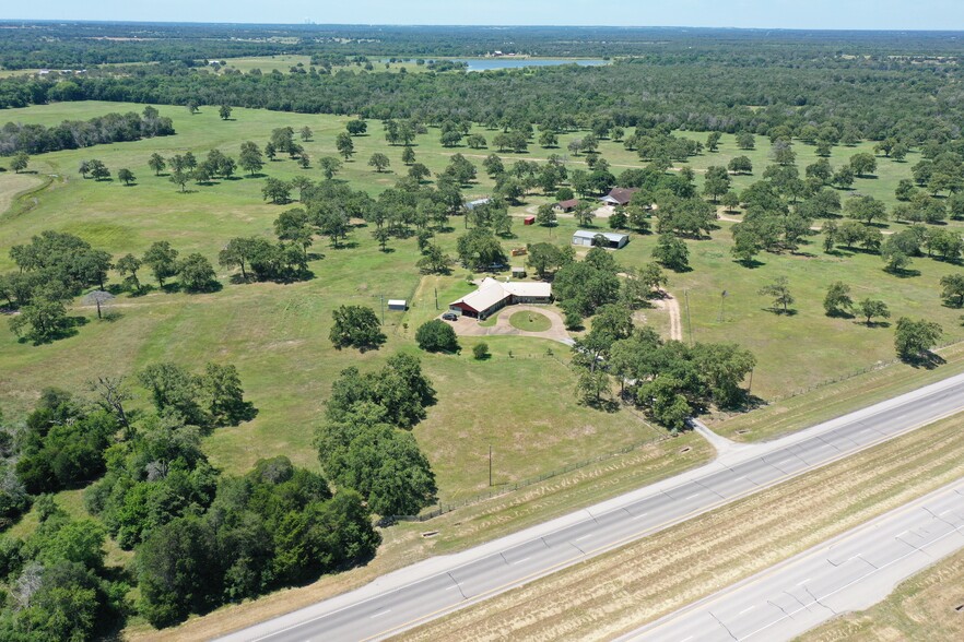 1403 US 290 West, Carmine, TX for sale - Primary Photo - Image 1 of 1