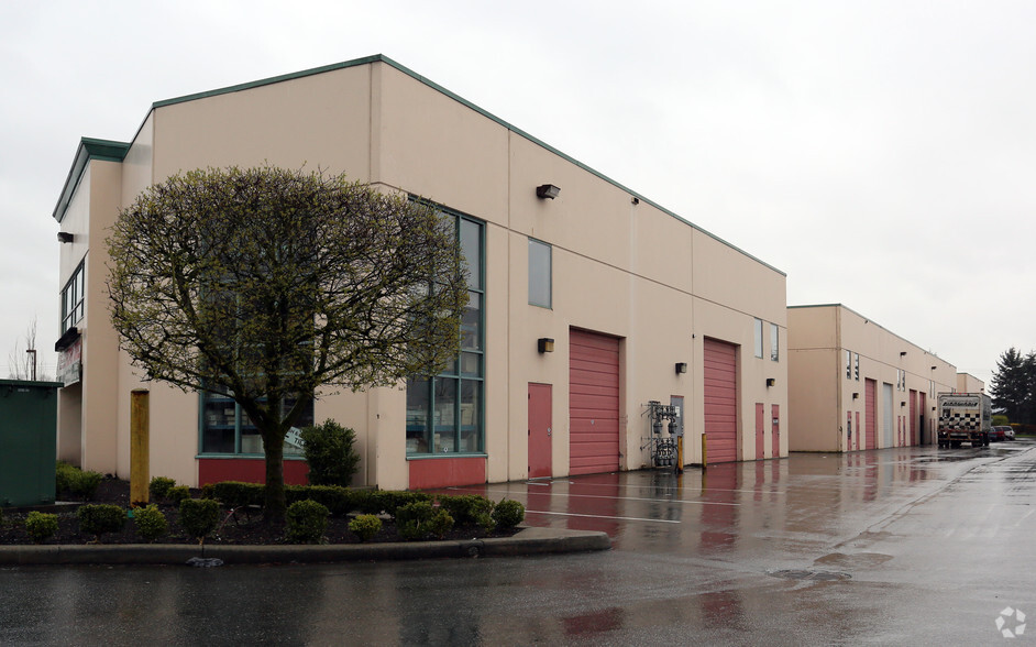 1320 Kingsway Ave, Port Coquitlam, BC for lease - Building Photo - Image 2 of 6