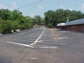 108 E Southport, Dothan, AL for sale - Building Photo - Image 2 of 18