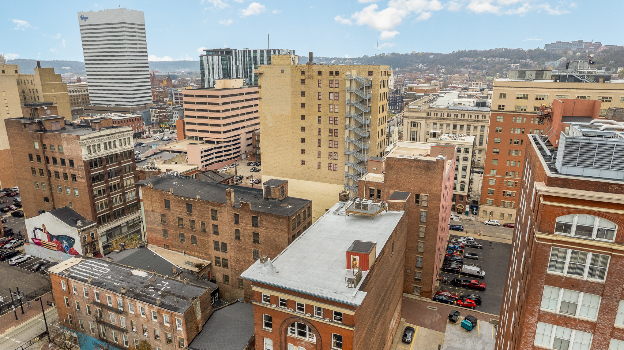 212-214 E 8th St, Cincinnati, OH for lease Building Photo- Image 1 of 17