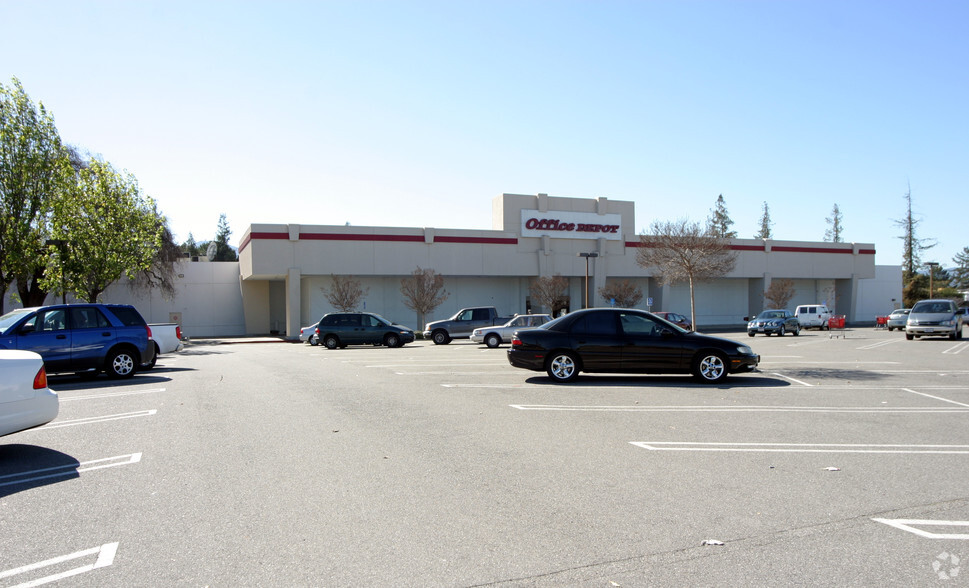 932 Blossom Hill Rd, San Jose, CA for lease - Building Photo - Image 2 of 9