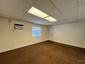 4740-4754 NE 12th Ave, Fort Lauderdale, FL for lease Interior Photo- Image 2 of 6