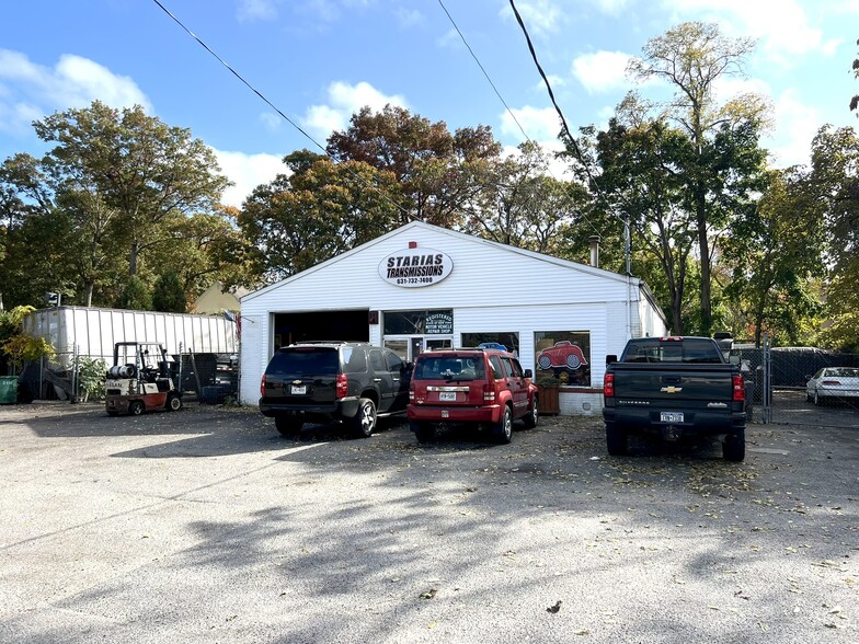 1400 Middle Country Rd, Centereach, NY for lease - Primary Photo - Image 1 of 6