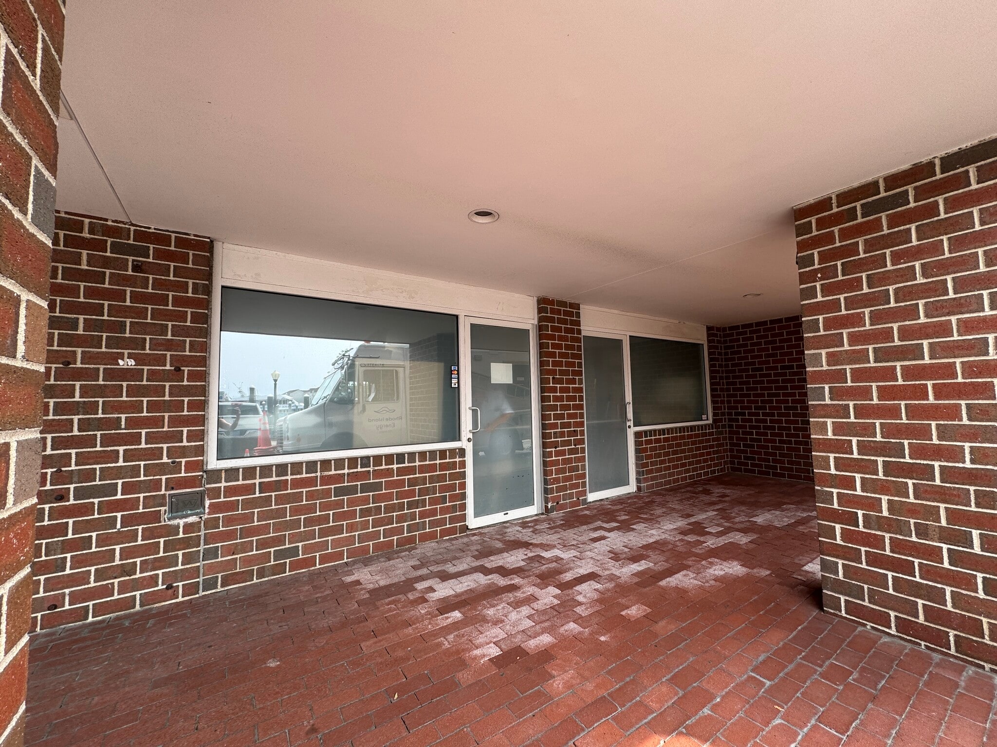 75 Long Wharf Mall, Newport, RI for lease Interior Photo- Image 1 of 4