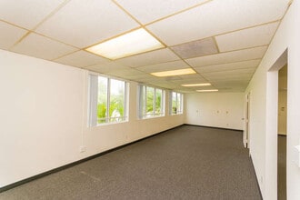 10484-10500 NW 50th St, Sunrise, FL for lease Building Photo- Image 1 of 2