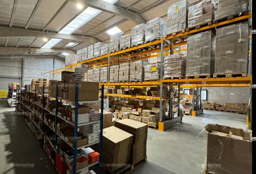 Flex in Villeneuve-d'Ascq for lease - Interior Photo - Image 2 of 5