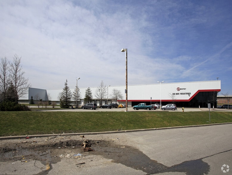 26 Monogram Pl, Toronto, ON for lease - Building Photo - Image 3 of 5