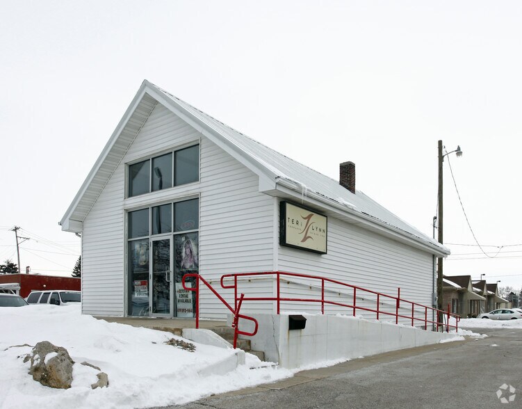 108 E Indiana Ave, Maumee, OH for sale - Primary Photo - Image 1 of 1