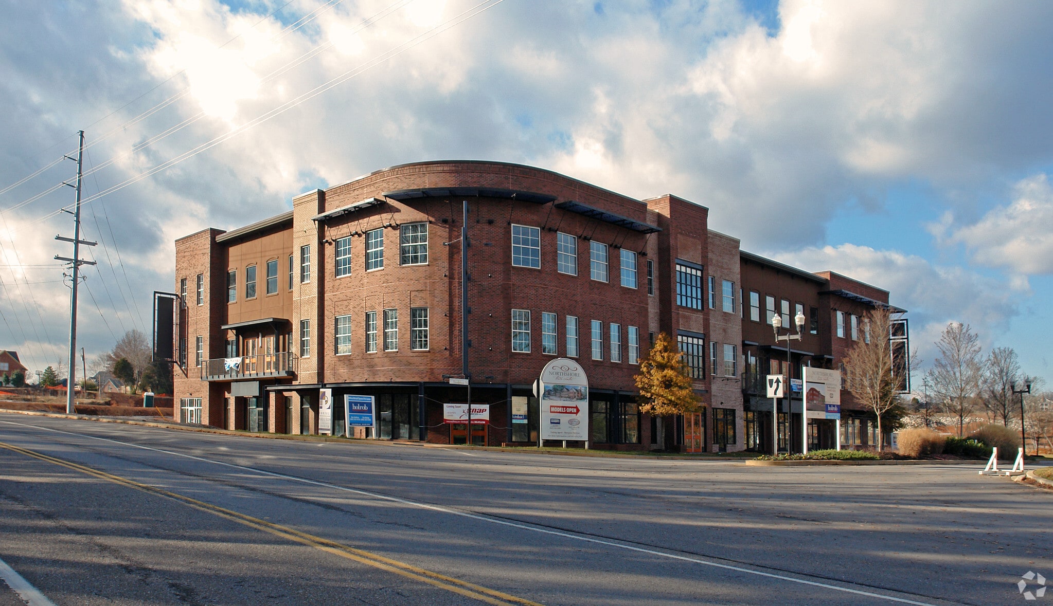 2099 Thunderhead Rd, Knoxville, TN for lease Primary Photo- Image 1 of 12