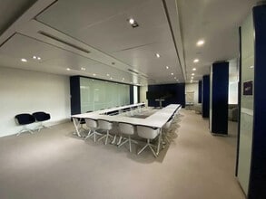 1 Terrasse Bellini, Puteaux for lease Building Photo- Image 1 of 8