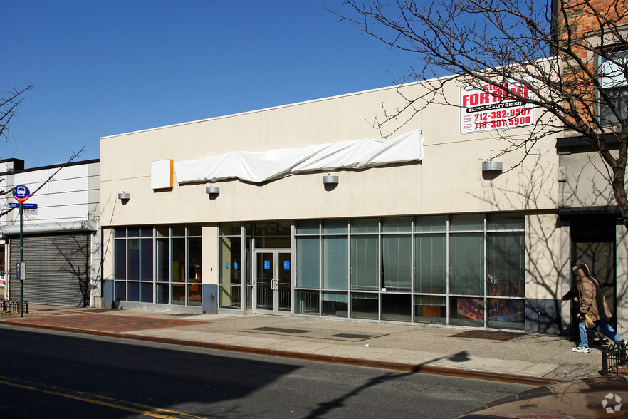 5819 Myrtle Ave, Ridgewood, NY for lease - Building Photo - Image 2 of 2