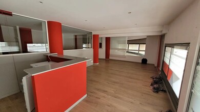 2-8 Rue Coste, Caluire-et-Cuire for lease Interior Photo- Image 1 of 2